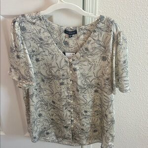 Nordstorm Rack Black and White Floral Blouse